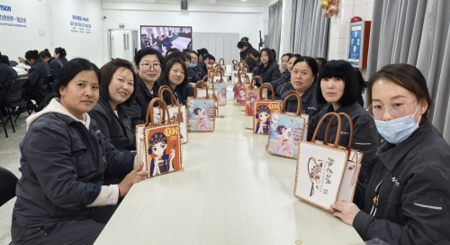巧手綻芳華，巾幗展風采——東綸科技開展“三八”婦女節手工創作活動